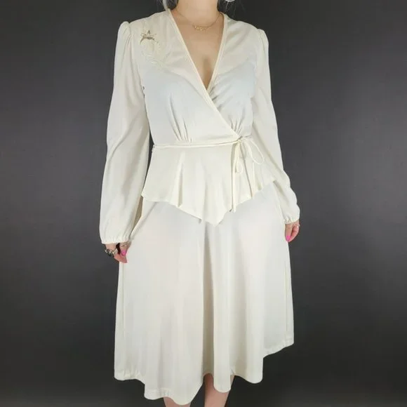open lace back dress White Peplum V-Neck Dress with Bell Sleeves & Floral Detail – La Creme  Boutique main image 1